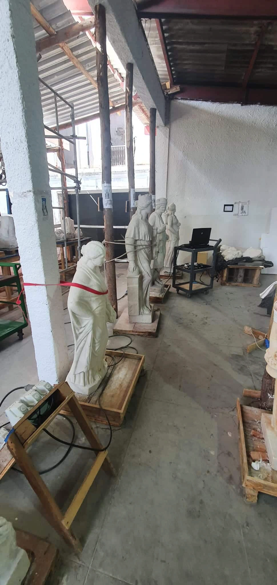 Reconstruction of 30 Platibanda sculptures
